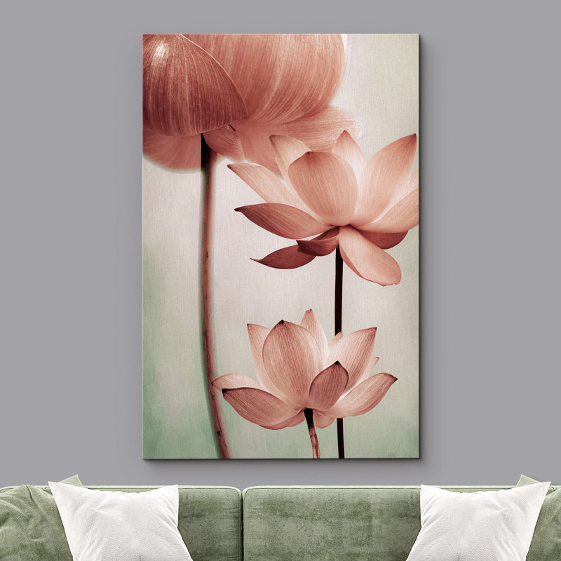 Lotus rose sur toile, H 36 po x l 24 po x P 1,5 po