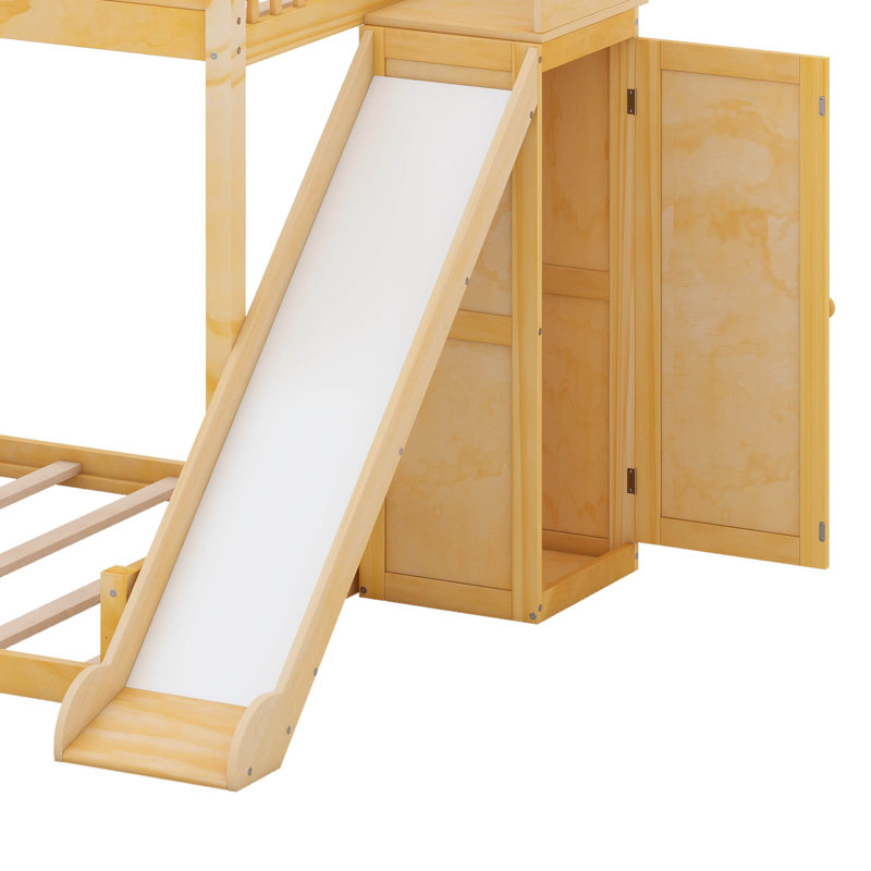 Lit simple superposé au dessus d'un lit double avec glissade et escalier, tablette de rangement et garde-robe