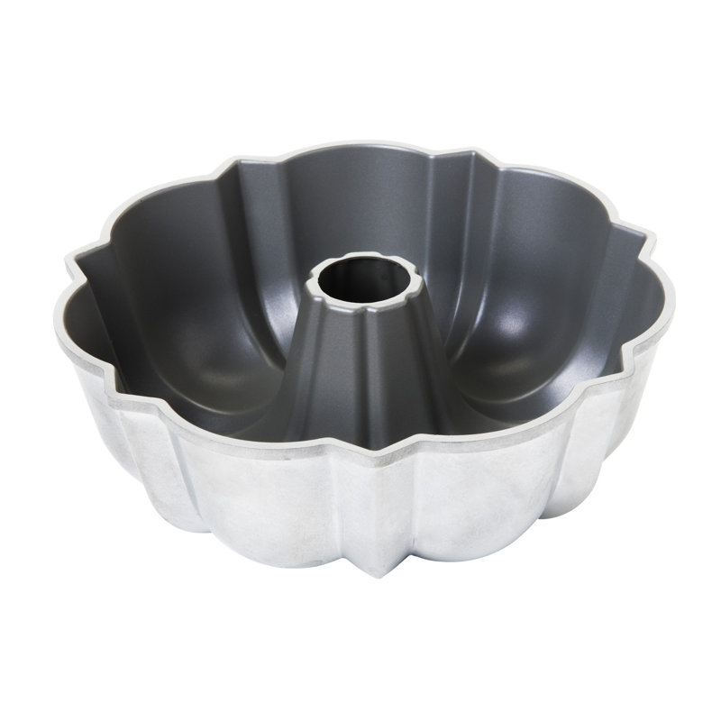 Focus Foodservice Fluted Cake Pan