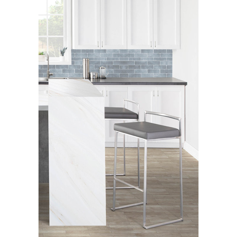 Tabouret de bar et de comptoir Derik, Acier inoxydable, Tabouret de bar (siège d'une hauteur de 31 po), Similicuir gris