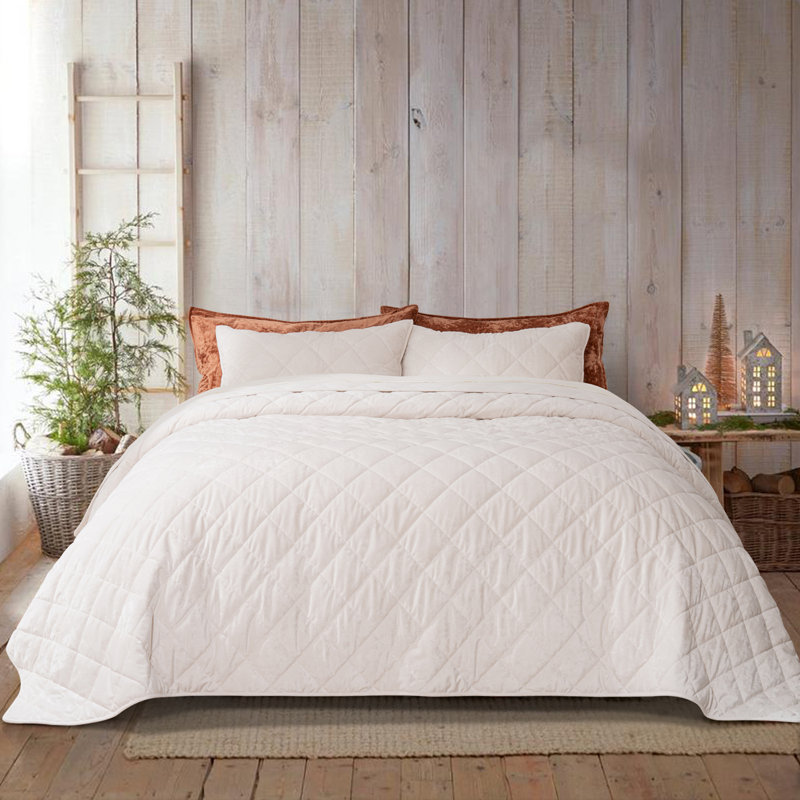 Diamond Crushed Velvet Quilt Set, King Quilt + 2 King Pillow Shams, Ivory White
