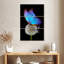 Ronce bleu Morpho sur pissenlit-108506531