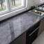 Rouleau de papier gris marbré - finition brillante, papier peint auto-adhésif 16 po x 354 po pour décoration bricolage