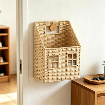 House Shaped Woven Wall Storage Basket Handmade Hanging Organizer Bin Decorative Rattan Wall Basket for Bathroom Bedroom Entryway Home Organization