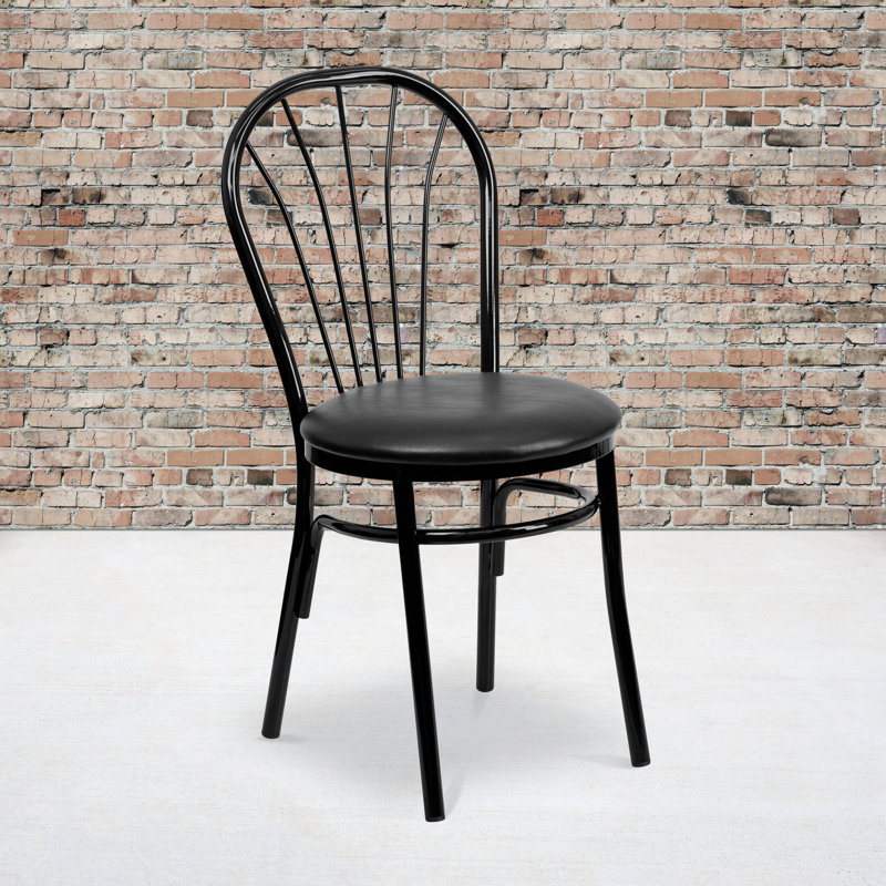 Chaise en métal avec dossier en éventail et siège en vinyle Prompton, Similicuir noir