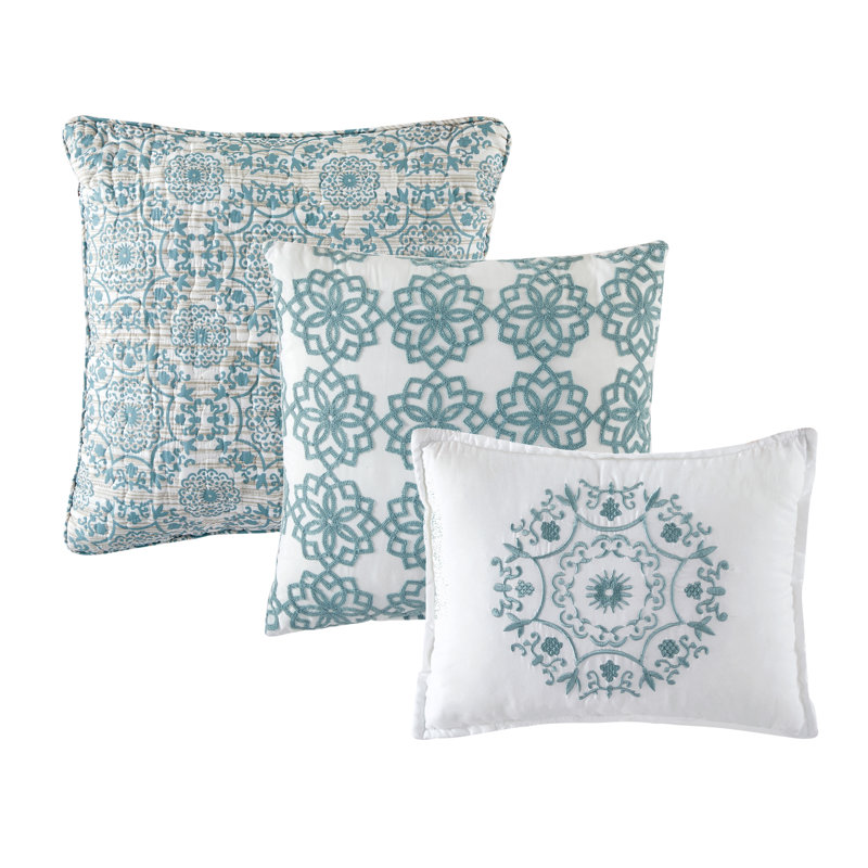 Polyester Geometric Shapes Quilt with Pillow Shams Included, Queen Quilt + 5 Additional Pieces