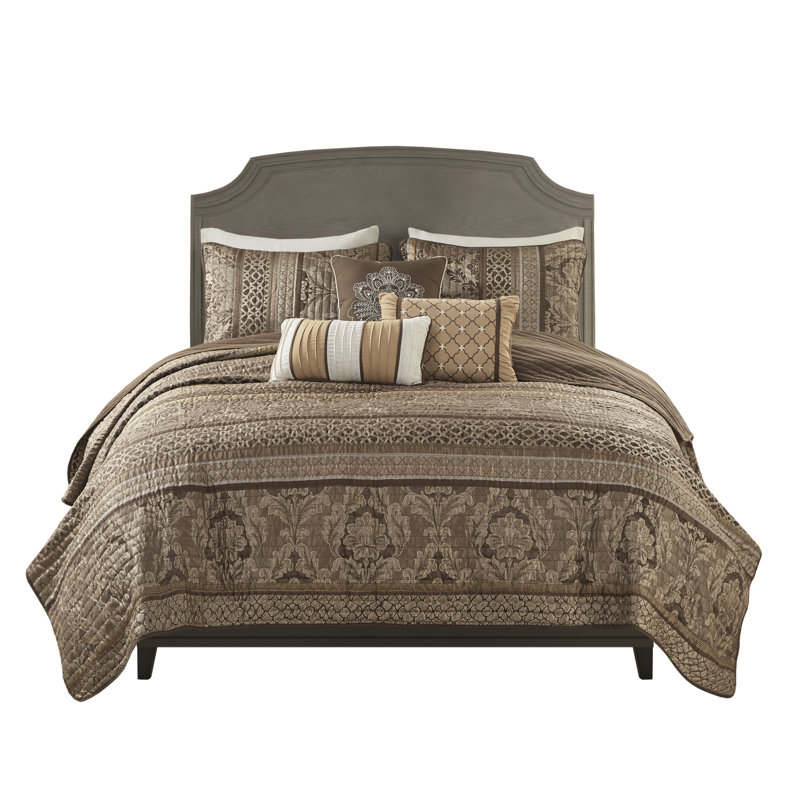 6 Piece Quilt - King/ King. Brown/gold. . Leaf, Striping & Motifs. Throw Pillows. Easy To Clean By Machine With Ease Fabric. Includes Washable