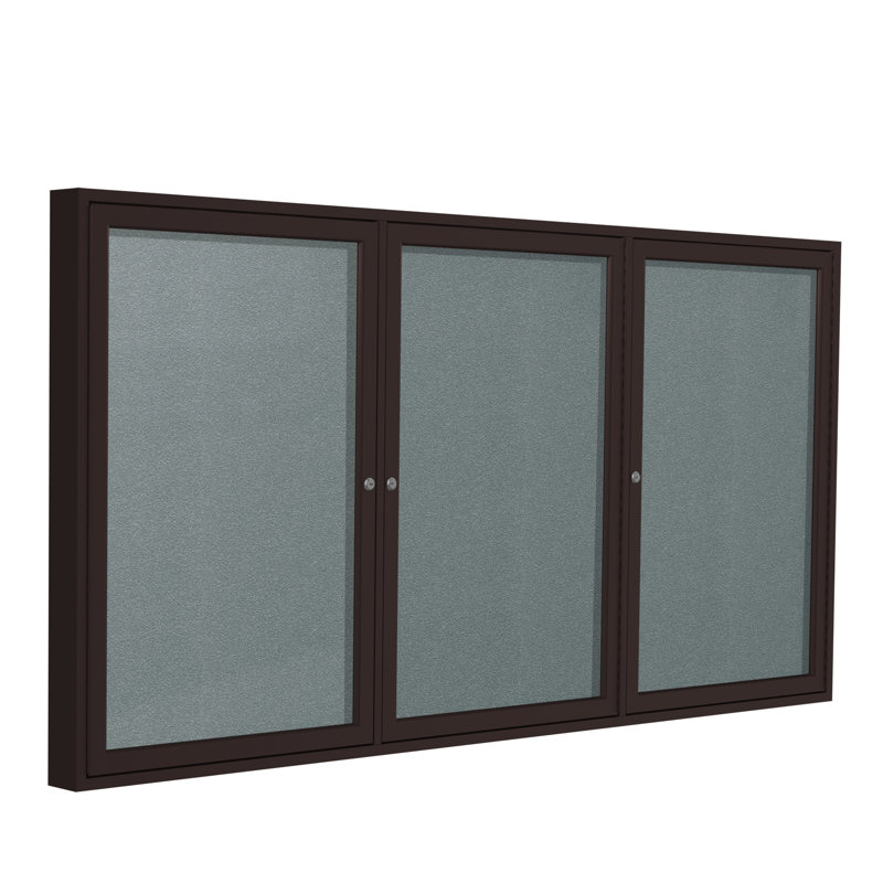 Babillard fermé en vinyle 3 portes avec cadre en satin Ghent, H 4 pi x l 6 pi, Satin, Pierre