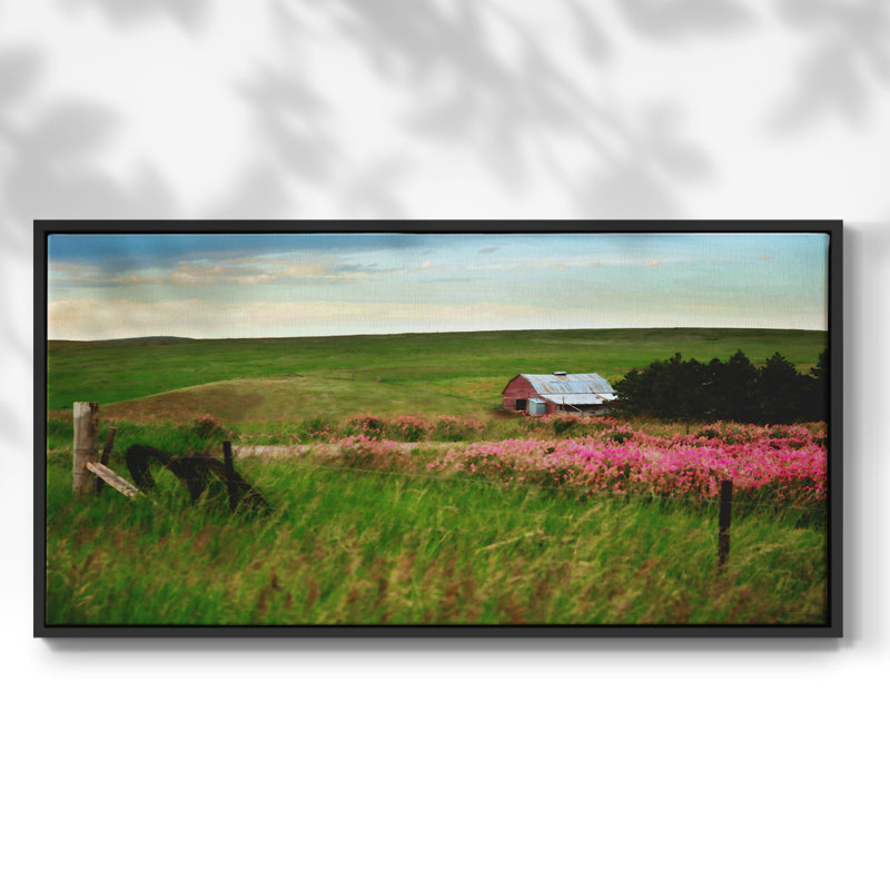 Eden Flower Fields And Barn - Toile tendue avec châssis tendue, prête à accrocher, H 21 po x l 41 po, Blanc