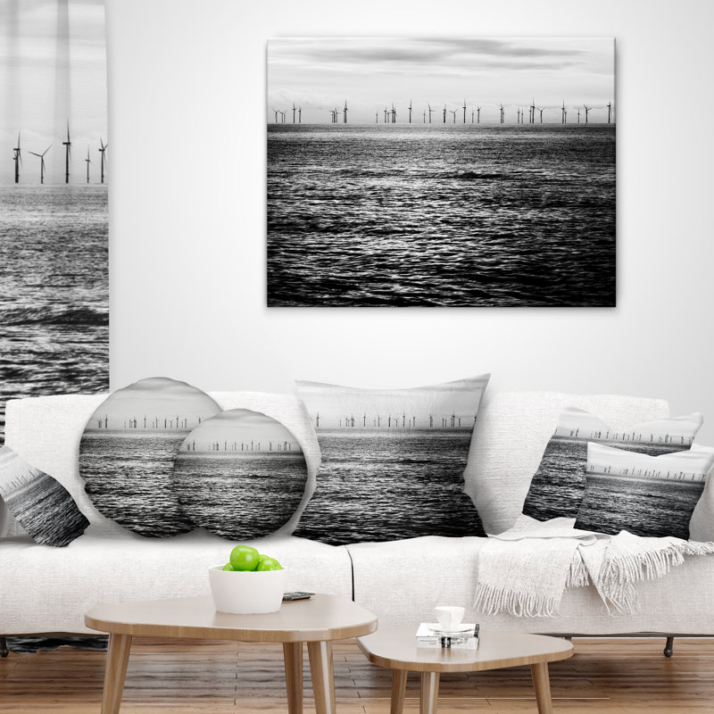 Coussin décoratif à imprimé paysage noir et blanc Wind Turbines