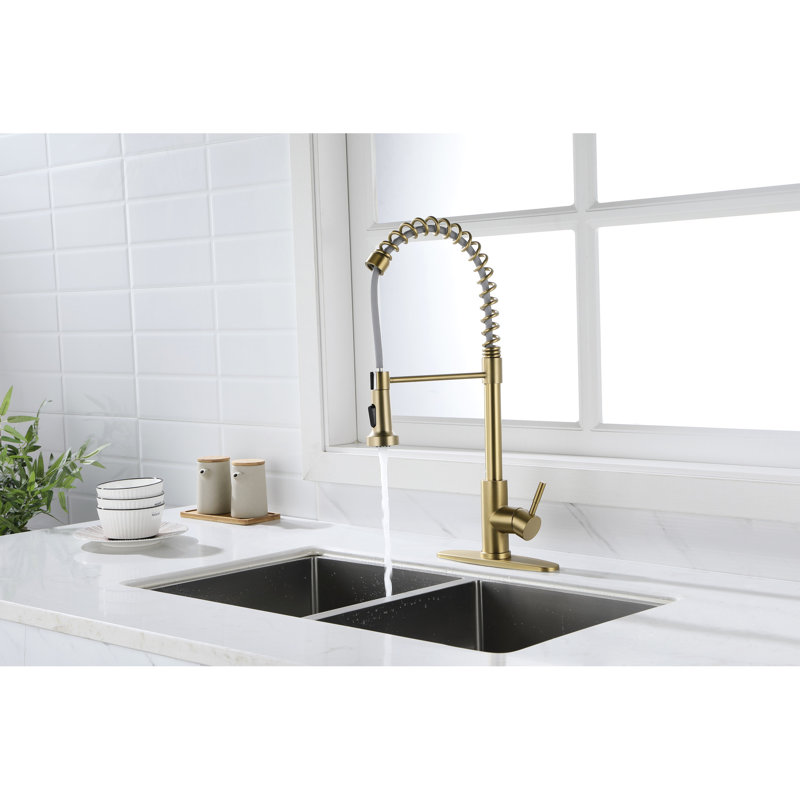Robinet de cuisine extractible, finition en acier inoxydable doré, buse rotative à 360 ° pour un contrôle facile de l'eau, gestion de la température et du débit à une poignée, surface de corrosion et de rouille, robinet d'aérateur silencieux