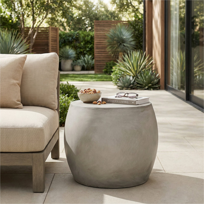 Table d'appoint d'extérieur en béton léger