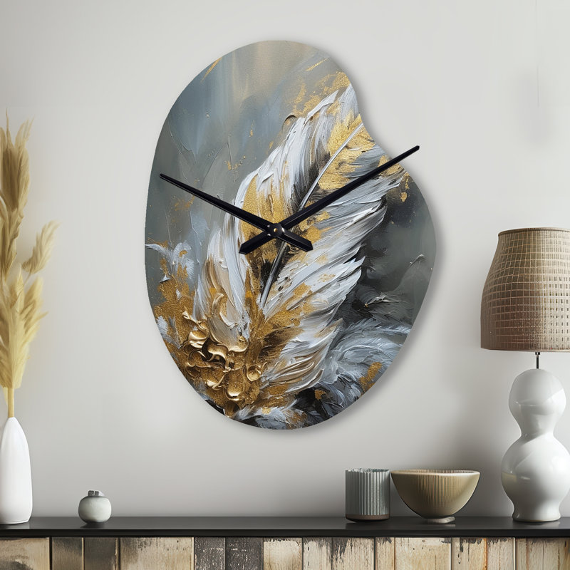 Plume dorée Boho Chic Feathers IV - Glam Feather forme irrégulière horloge murale, horloge murale asymétrique, Petit