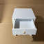 Table de chevet avec tiroir, table de chevet moderne avec tablier ondulé, table de bout compacte pour le salon de la chambre à coucher, petite table d'appoint avec rangement