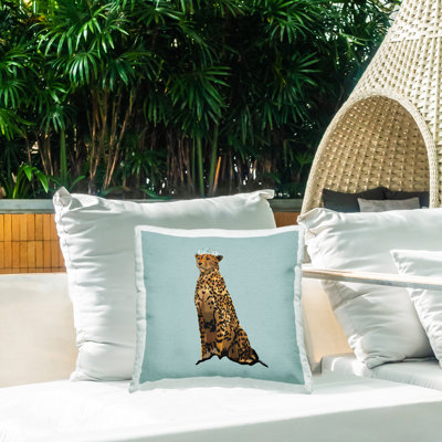 Coussin d'extérieur imprimé léopard avec couronne élégante par Amelia Noyes