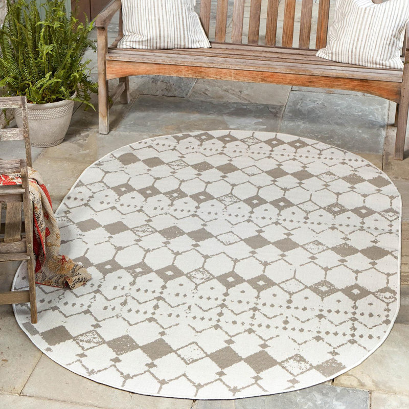 Geometric Indoor / Outdoor Rug, Oval 7'10" x 10'