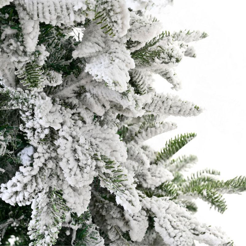 Arbre de Noël en PVC mélangé non éclairé de 7 pi avec extrémités enneigées, 7.87'