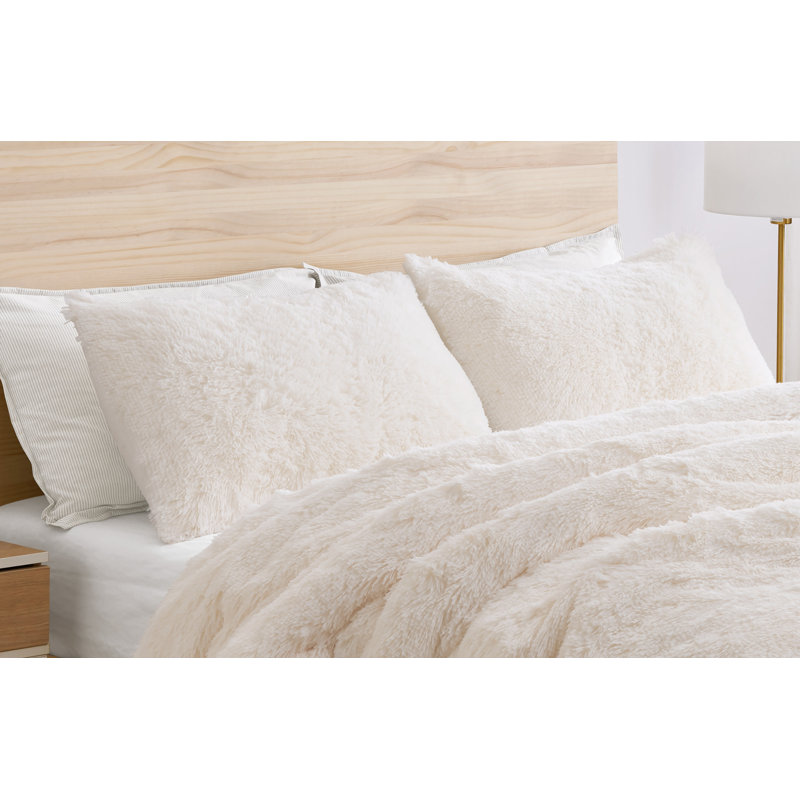 Ivory Faux Fur Standard/Queen Pillowcase Set