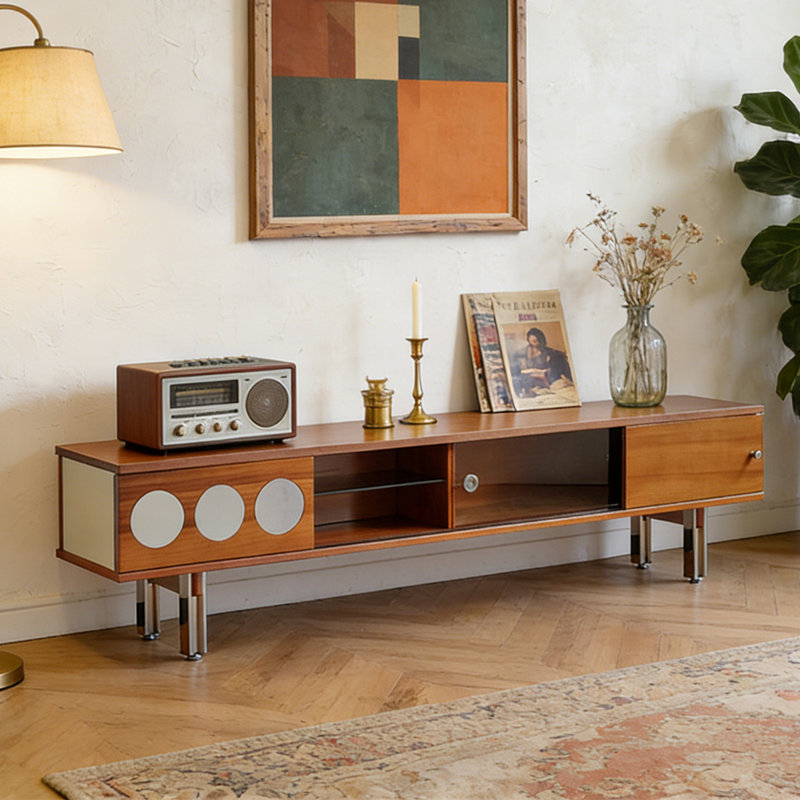 Meuble télé de style français médiéval, 16.5"H x 70.9"L x 12.6"W