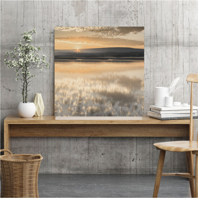 « serene sunrise », reproduction de photo sur toile tendue, H 24 po x l 24 po x P 1,5 po