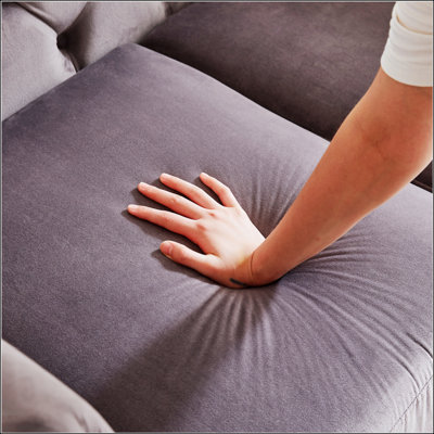 61.25-Inch Deluxe Velvet Sofa With Chesterfield Tufted Buttons, 2 Pillows, And Metal Feet For Elegant Comfort