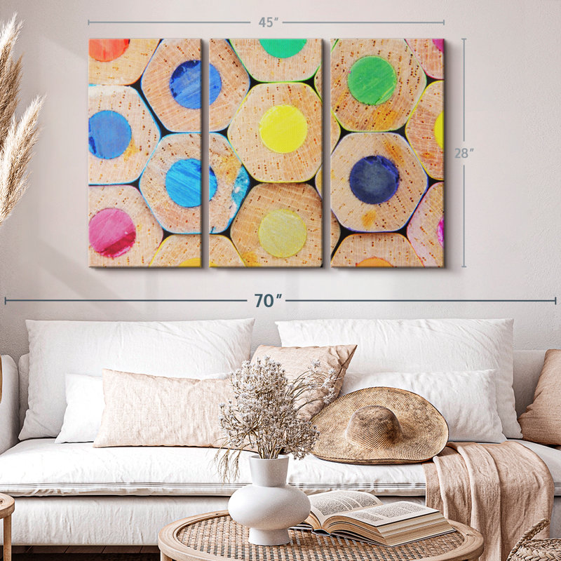 «Stacks Of Dessin Crayons» sur toile, H 45 po x l 28 po