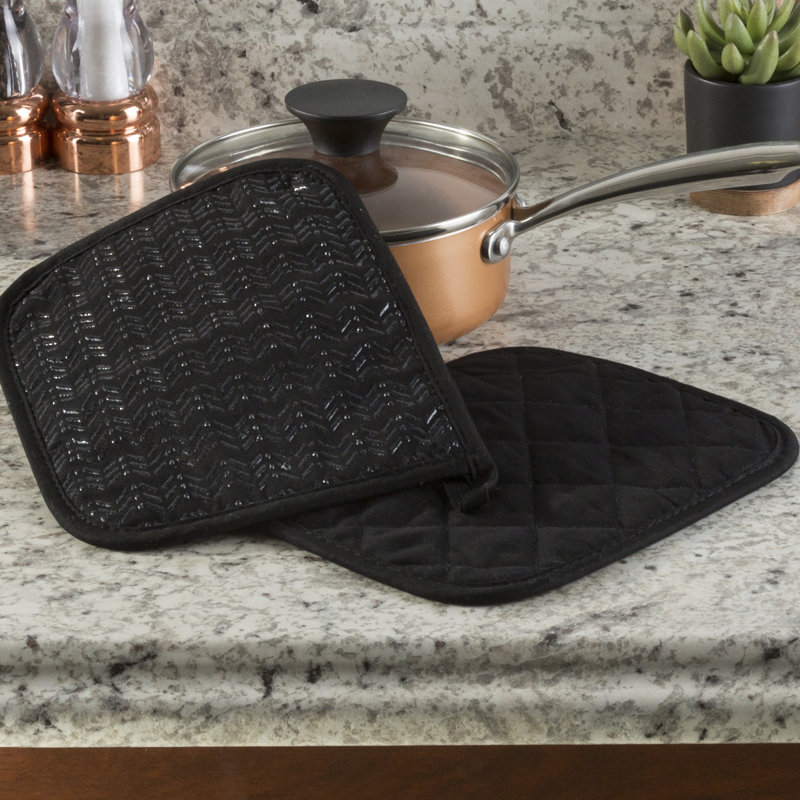 Black Quilted Silicone Grip Heat Resistant Pot Holder Set