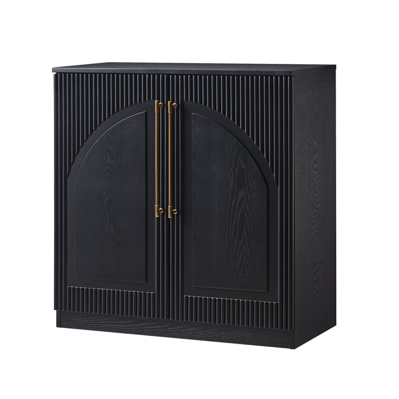 Meuble Velora de 93 po à portes cintrées et cannelées, de style moderne, avec portes à panneaux ondulés, poignées moletées en laiton et placage en frêne – Salon et salle à manger