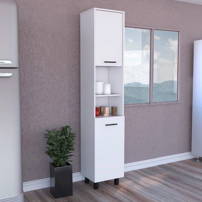 Kitchen Pantry H 79 po, deux tablettes de rangement ouvertes, trois tablettes internes, deux portes, quatre pieds, blanc