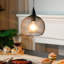 Lampe suspendue noire à piles