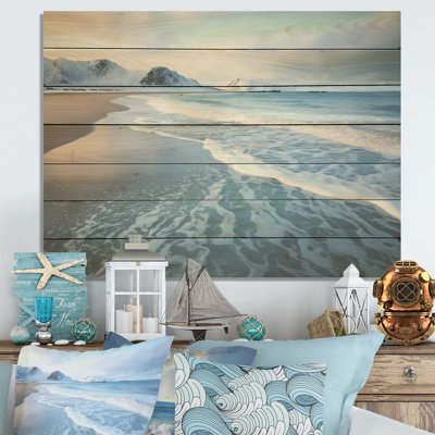 «White Calm Wave» sur une plage côtière II - plage sur bois