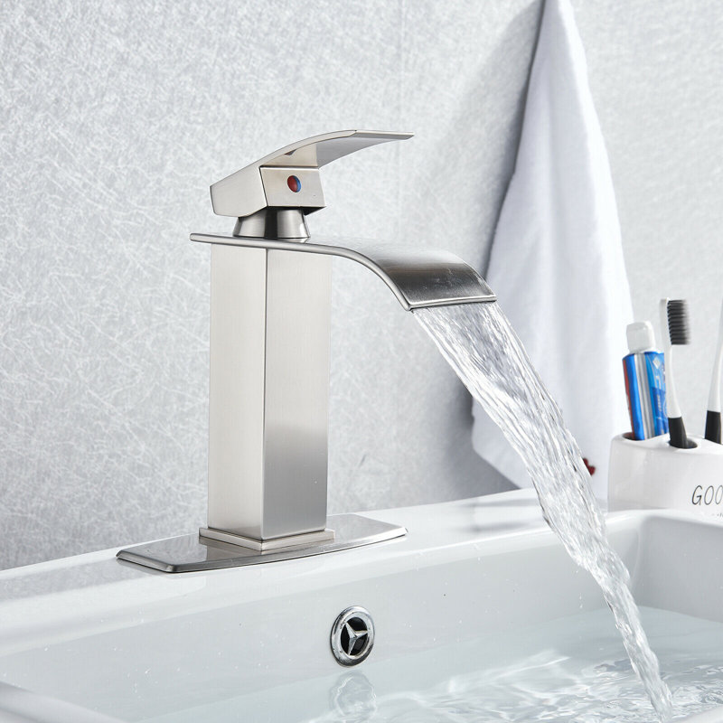 Robinet de lavabo à poignée simple Basin, Nickel brossé, 1,8 gallons par minute