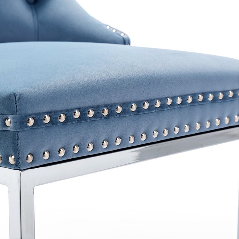 Tabourets de bar bleu de 26 po à hauteur de comptoir, velours avec dossier à boutons et garniture de rivets, base en métal chromé robuste pour la cuisine et la salle à manger