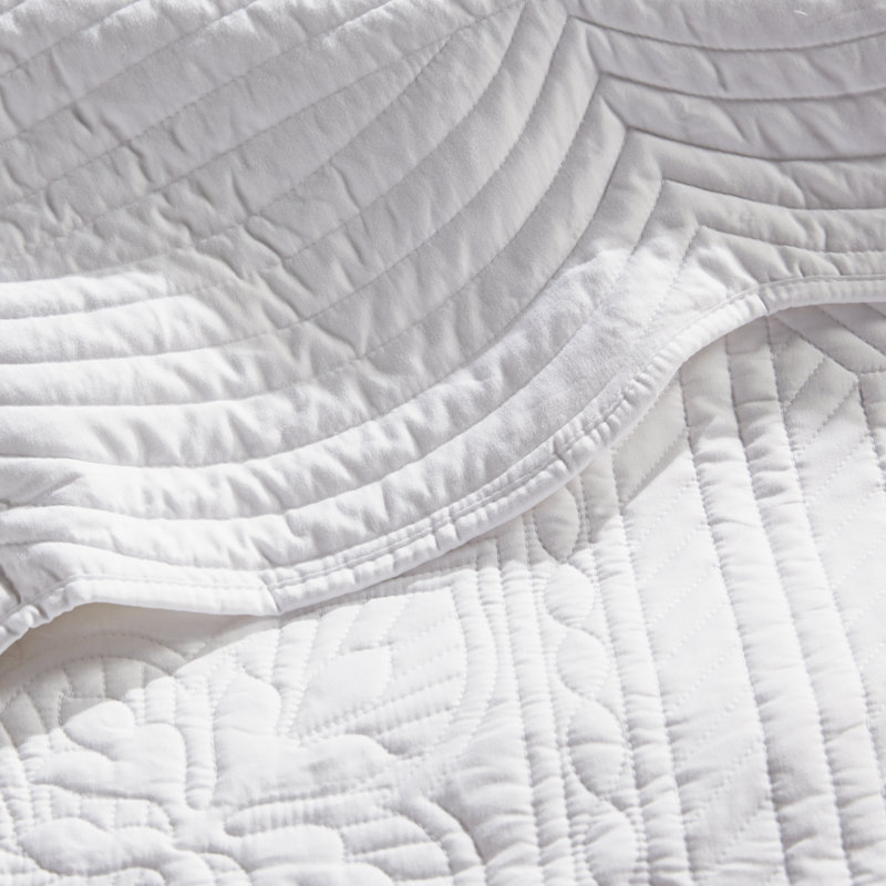 White Microfiber Reversible Daybed Quilt Set with Scalloped Edges