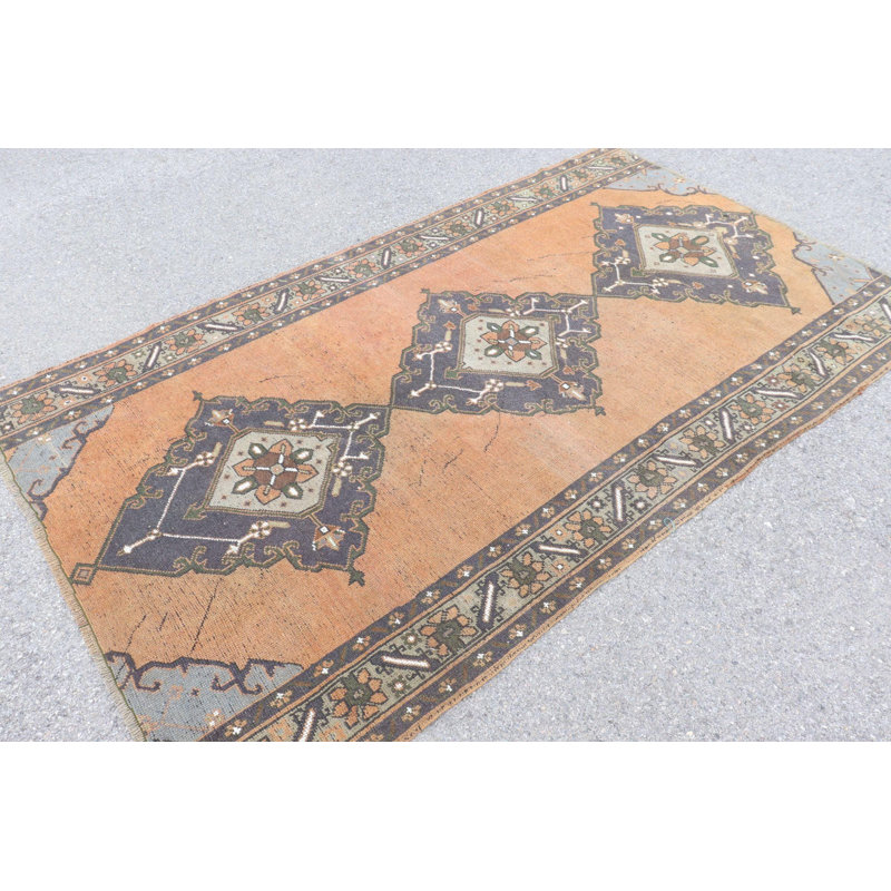 Tapis turc authentique authentique avec un design complexe pour la décoration intérieure - tons de terre