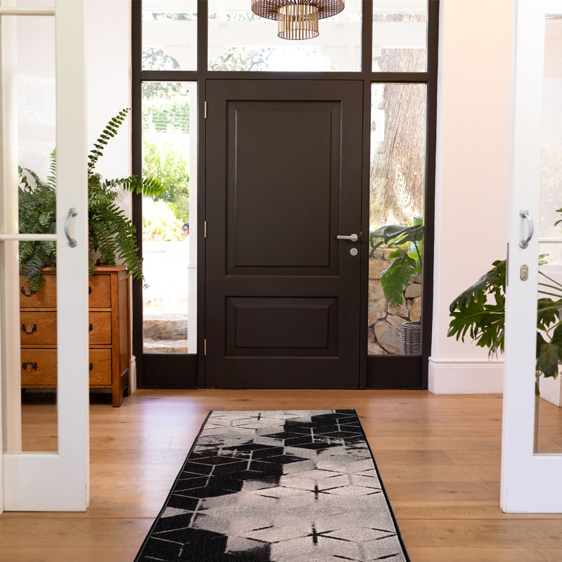 Tapis noir touffeté à motif géométrique Broschard, Tapis de couloir 2 pi 7 po x 24 pi