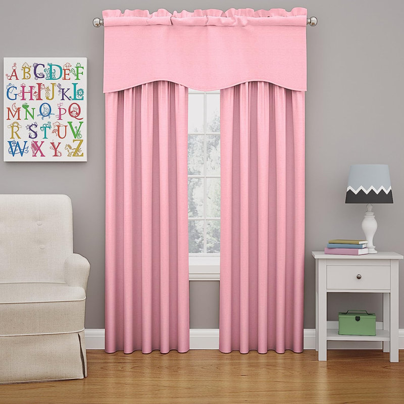 Kendall Scalloped Window Valance, Bouquet