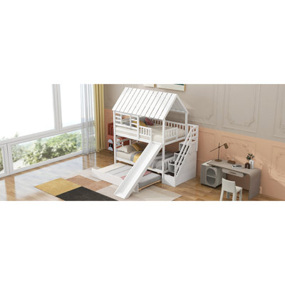 Lit simple / simple superposé avec lit gigogne, escalier de rangement pratique et conception attrayante sur le toit - fenêtre blanche simple au-dessus de l'espace
