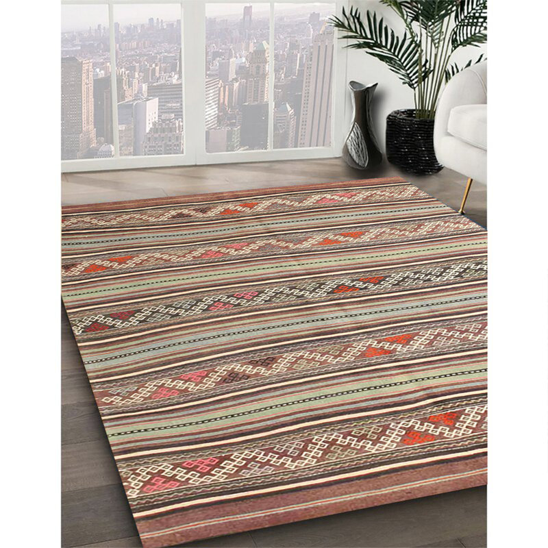 Tapis brun à motif géométrique, Rectangle 8 pi x 12 pi