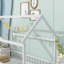 Lit en bois pour lit simple avec structure de toit, garde-corps de sécurité-276139707