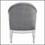 Tissu élégant et chaise au design durable et à l'assise confortable, parfaits pour un mode de vie moderne et la détente.