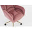 Fauteuil de bureau pivotant à 360° en velours rose, avec piètement en métal doré et roulettes universelles.