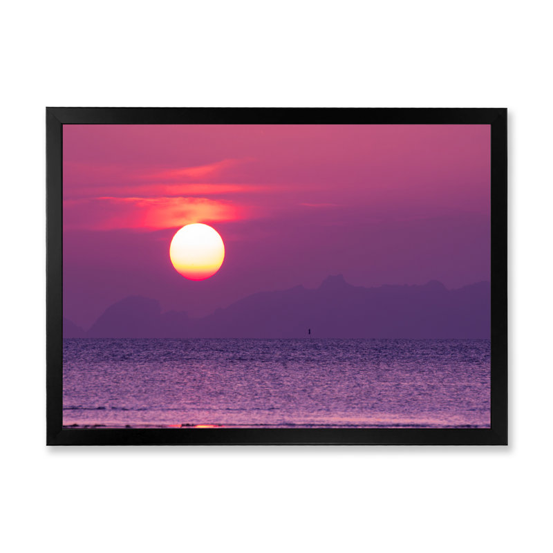 «Purple Sunset Over Mountain And Sea», reproduction sur toile, Cadre d'angle fermé noir, H 8 po x l 12 po x P 1 po