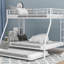 Lit simple sur lit double avec structure en acier robuste, lit superposé avec lit gigogne simple, échelles à deux côtés-371043163