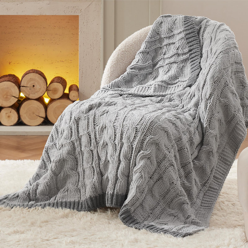 Jeté de lit en chenille tricoté par câble pour canapé GentleSoft ™ ️, L 60 po x L 80 po, Gris