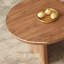 Table basse Mid-Century moderne ovale, table de centre de salon en bois de noyer de 47,3 po, table d'appoint élégante et robuste pour la décoration intérieure et l'utilisation quotidienne