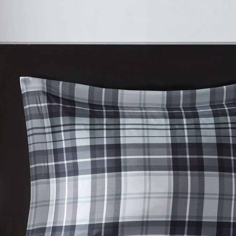 Twin Black/White Reversible Down Alternative Microfiber Comforter Set