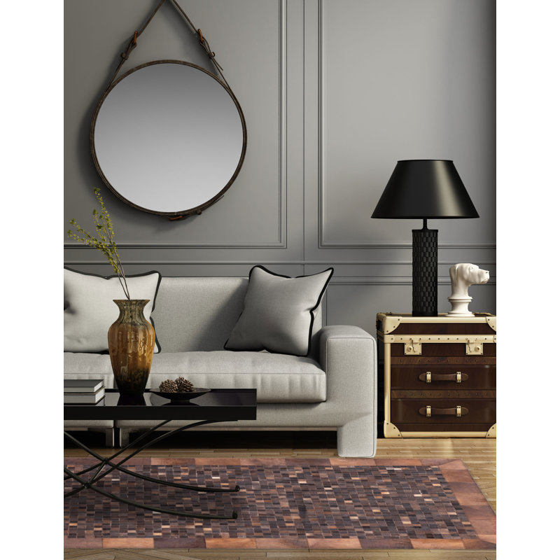 Tapis en cuir de vache brun patchwork 5 pi 1 po x 8 pi 0 po