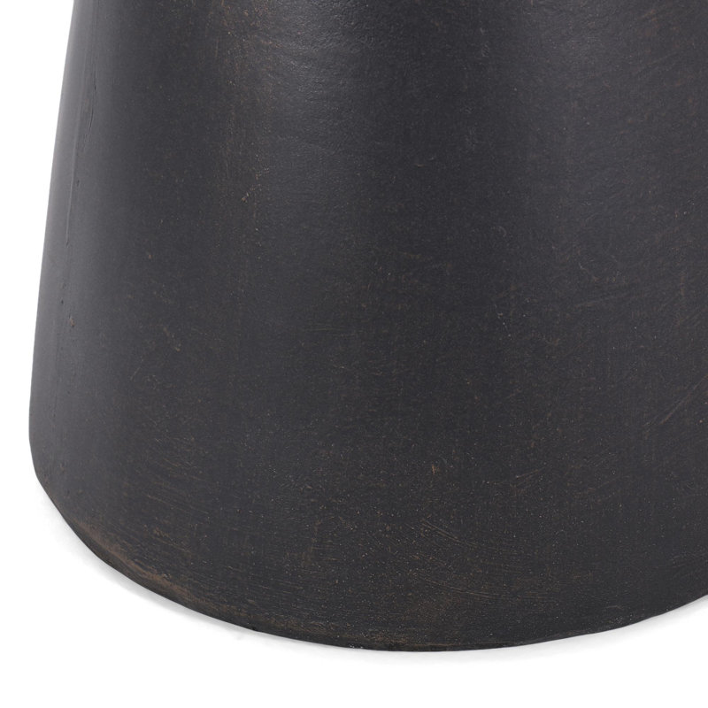 Table d'appoint d'extérieur en béton léger