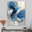 Abstrait tourbillon dans des tons bleus et blancs - art mural impression sur toile, décoration murale minimaliste bleue